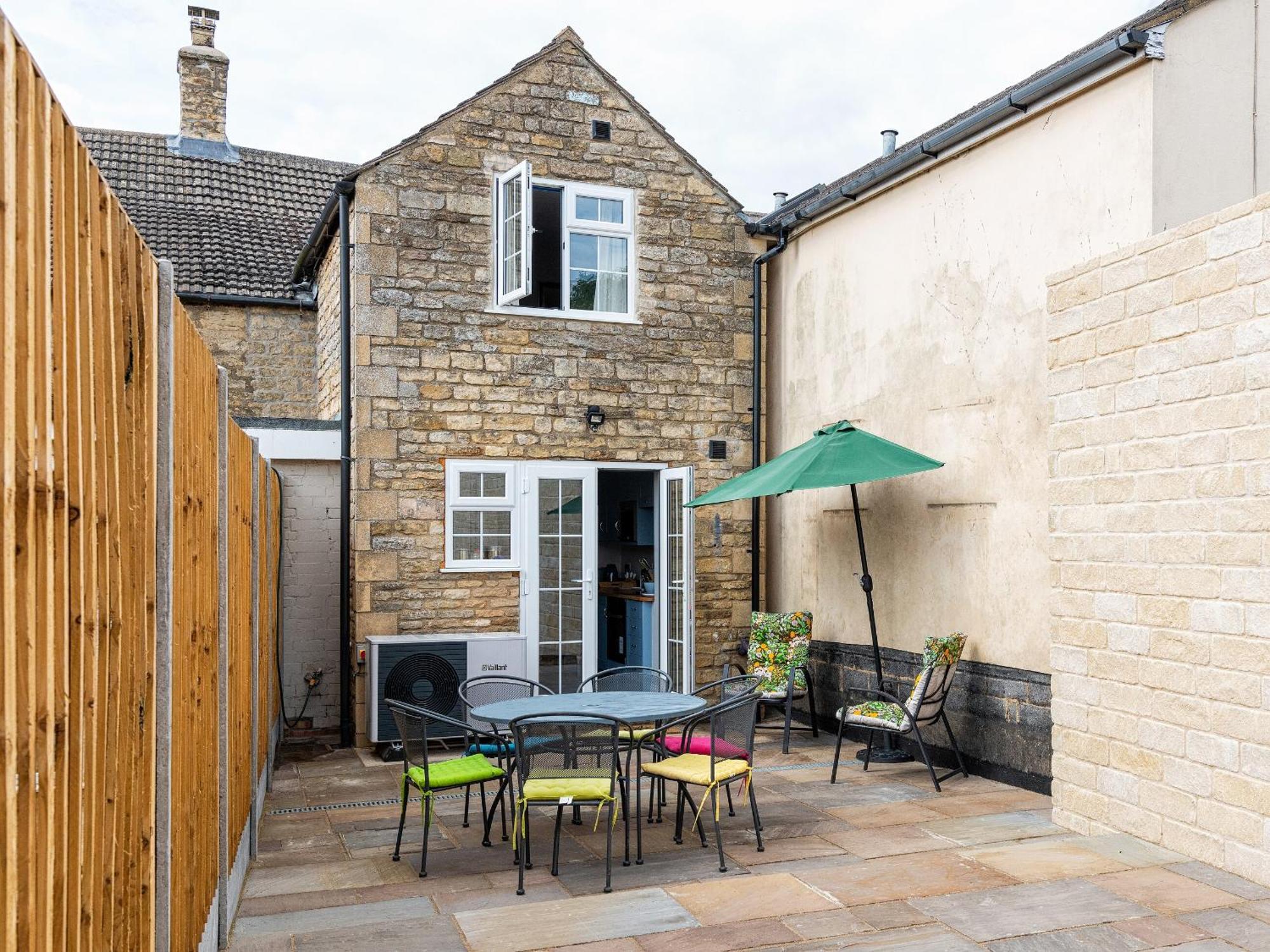 Red Kite Cottage Easton on the Hill Exterior photo