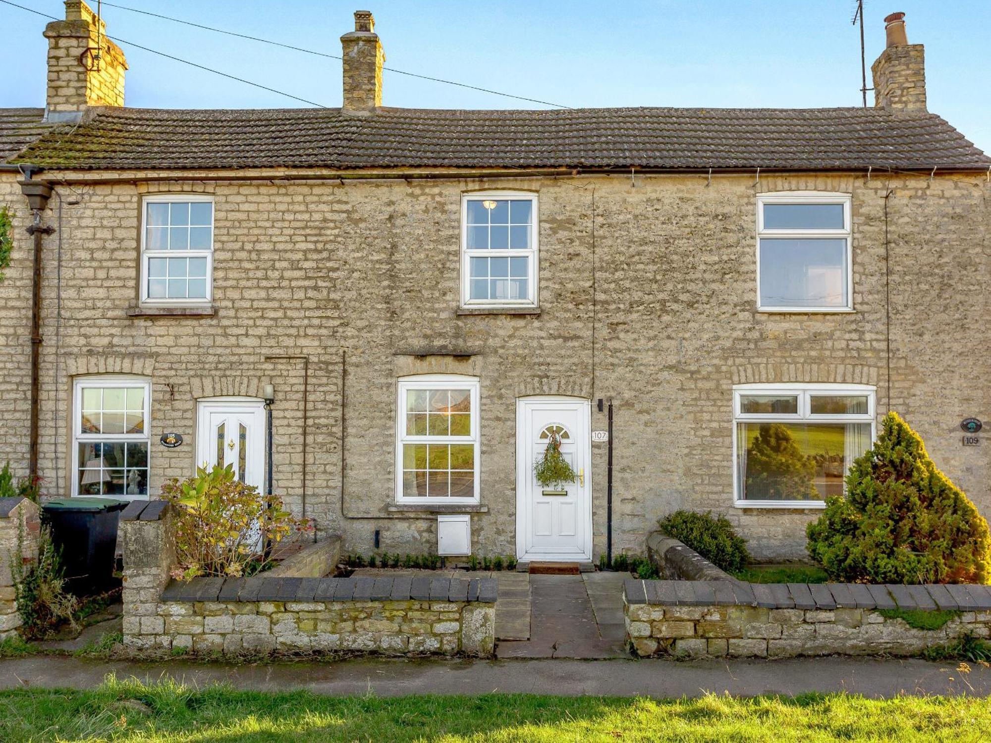 Red Kite Cottage Easton on the Hill Exterior photo